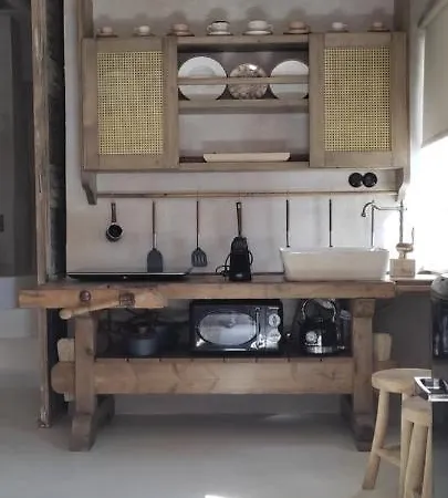 Clockwise Earthy Vibe House In Apano Chora *