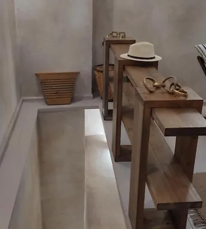 Clockwise Earthy Vibe House In Apano Chora *