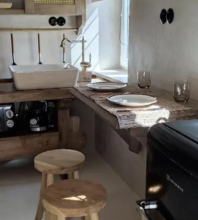 Clockwise Earthy Vibe House In Apano Chora