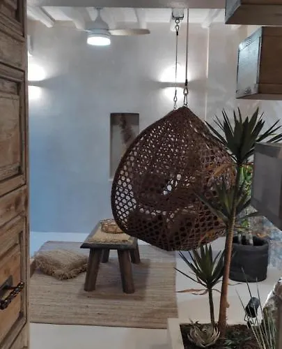 Clockwise Earthy Vibe House In Apano Chora *