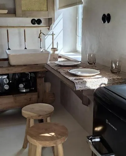 Clockwise Earthy Vibe House In Apano Chora